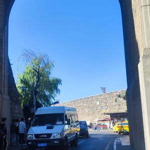 主播户外勾塔白天
